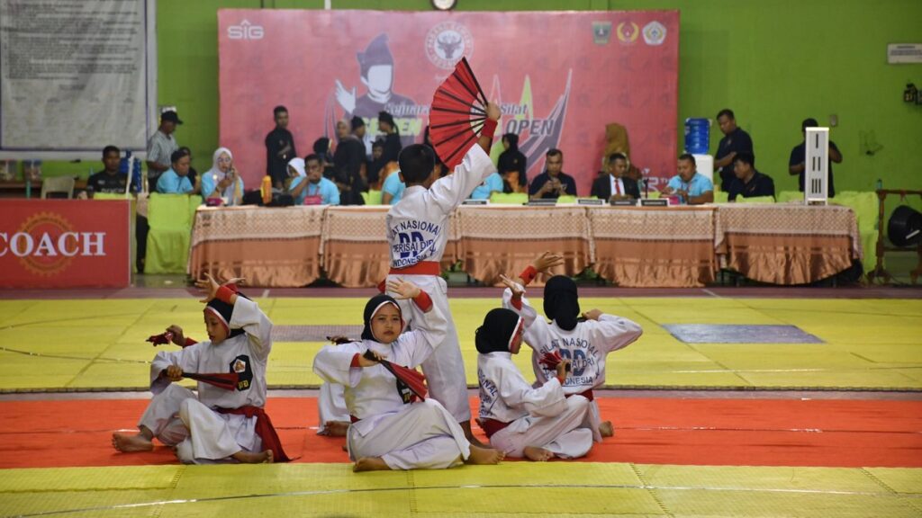 Aksi pesilat di Semen Padang Open 2023. (dok. Humas Semen Padang)