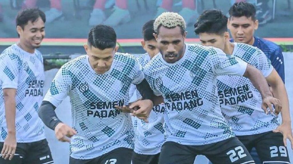 Latihan para pemain Semen Padang FC. (dok. instagram Semen Padang FC)