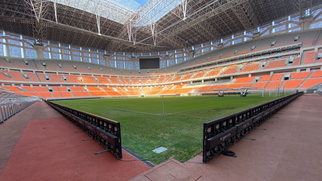 Renovasi Jakarta Internasional Stadium (JIS) untuk persiapan Piala Dunia U-17. (dok. PSSI)