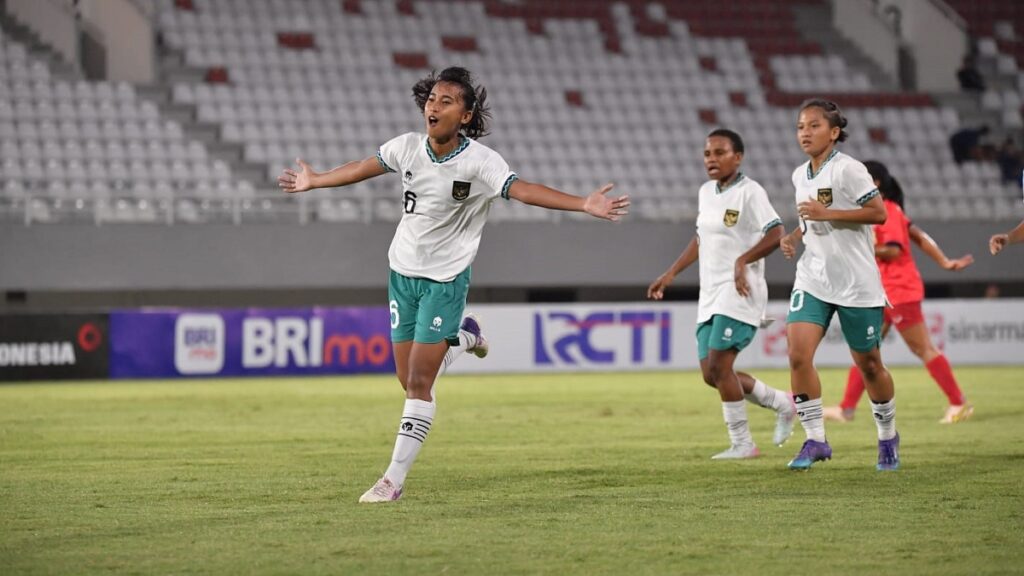 Selebrasi pemain Timnas Wanita U-19 Indonesia usai menjebloskan gol ke gawang Laos dan menang dengan skor 4-1. (dok. PSSI)