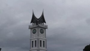 Jam Gadang, Kota Bukittinggi (Antara/Al Fatah)