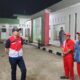 Sales Area Manager (SAM) Pertamina Patra Niaga Wilayah Sumbar, Narotama Aulia Fazri melakukan sidak ke SPBU di Kabupaten Dharmasraya. (Foto: Dok. Pertamina)