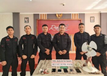 Sejumlah benda terlarang dirazia petugas Rutan Kelas IIB Padang pada Rabu (23/8/2023) dini hari. (Foto: Dok. Istimewa)
