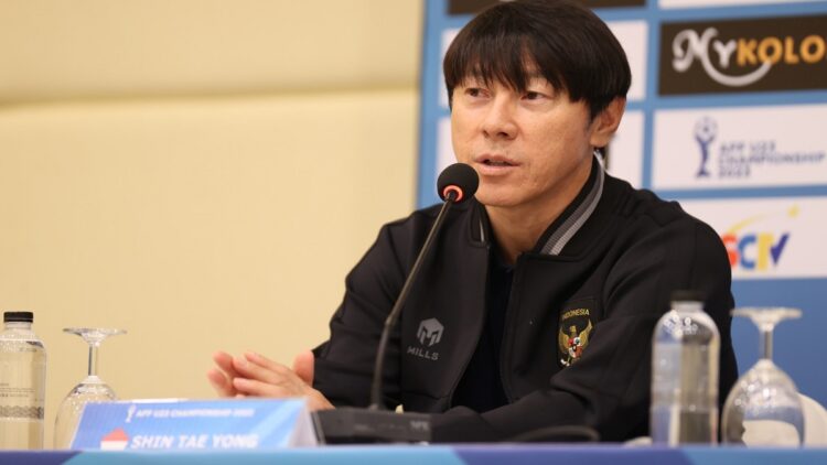 Shin Tae-yong saat press conference jelang laga AFF Cup 2023. (dok. PSSI)