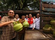“Kawal” Operasi Pasar Pertamina Sumbar, Andre Rosiade: Jangan lagi Ada Kelangkaan LPG 3 Kg di Padang