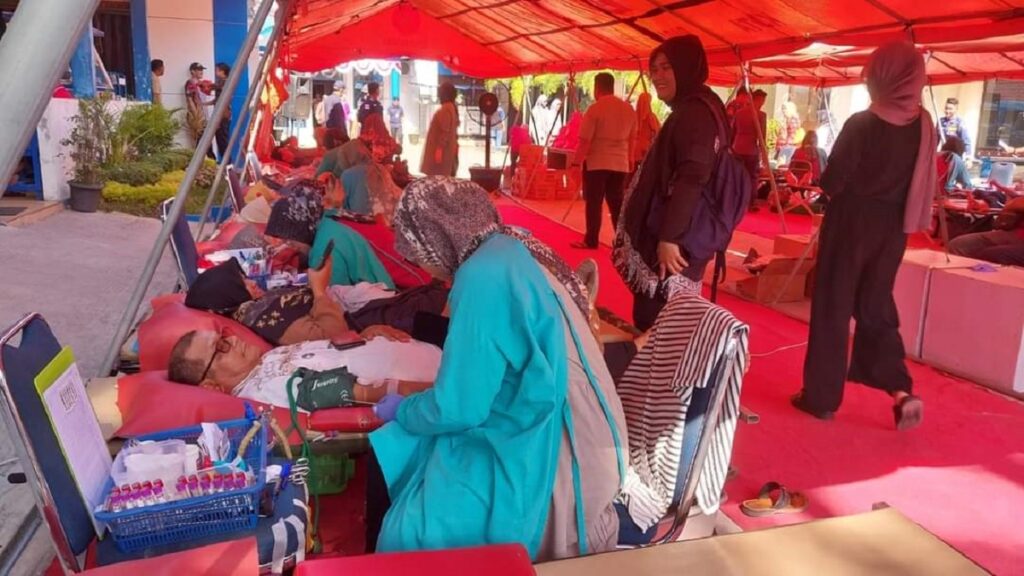 Donor darah dalam rangka memeriahkan HUT Kota Padang. (dok. Diskominfotik Padang)