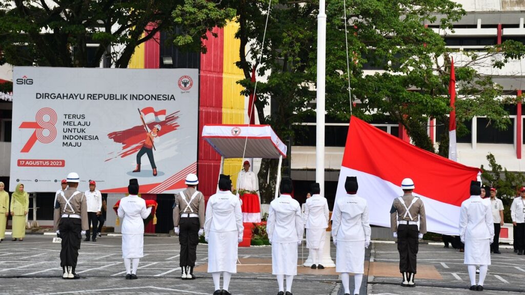 Upacara HUT ke-78 RI di Semen Padang. (dok. Humas)