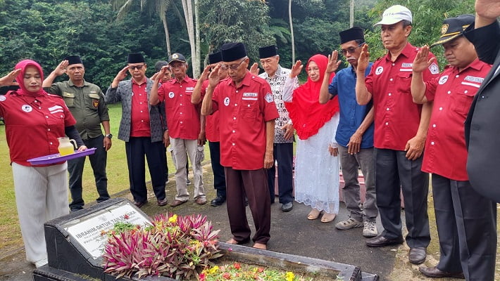 Upacara di kediaman Tan Malaka. (Foto: Dok. Yayasan Ibratama)