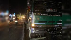 Kecelakaan beruntun di Jalan Lintas Padang-Solok pada Minggu (13/8/2023) malam. (Foto: Dok. Polres Solok)