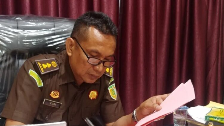 Kepala Seksi Pidana Umum Kejari Padang Budi Sastera. ANTARA/FathulAbdi