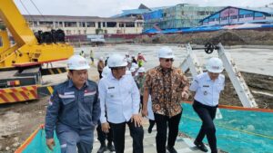 Anggota DPR RI dari Fraksi Partai Gerindra, Andre Rosiade didampingi Wali Kota Padang, Hendri Septa dan unsur Forkopimda (Foto: Dok. Tim AR)