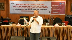 Dirkeu dan Umum PT Semen Padang Oktoweri. (dok. Humas)