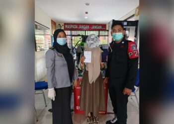 Simpan di Dalam Bra, Aksi Perempuan Ini Selundupkan Ponsel Digagalkan Petugas Rutan Padang