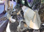 Tak Kuat Menanjak, Truk Hantam Minibus di Palupuh Agam