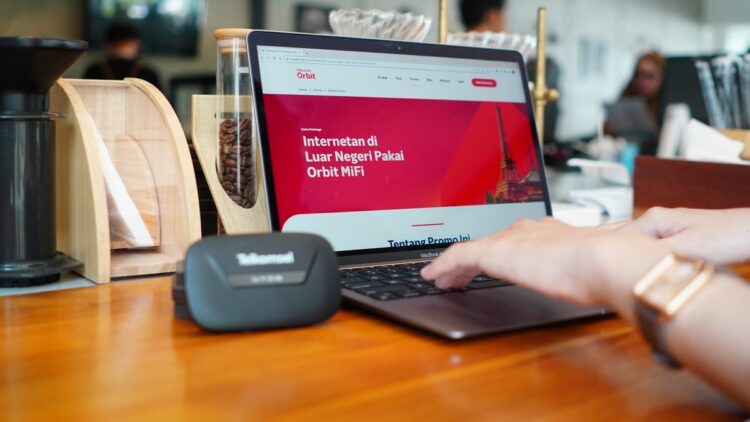 Telkomsel hadirkan paket roaming khusus Orbit MiFi untuk penuhi kebutuhan konektivitas pelanggan di luar negeri. (dok. Telkomsel)