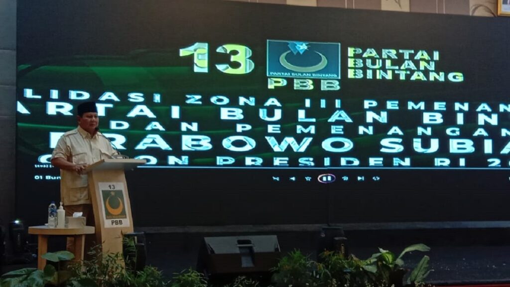 Bakal Calon Presiden (Bacapres) 2024, Prabowo Subianto memberikan sambutan usai didukung oleh Partai Bulan Bintang (PBB) di Kota Padang, Sumatera Barat (Sumbar) pada Sabtu (9/9/2023) sore. (Foto: Dok. Muhammad Aidil)