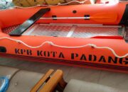KPB Padang Terima Bantuan Satu Perahu Karet
