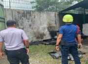 Pembakaran Tumpukan Ban Bekas Nyaris Hanguskan Gedung di Padang
