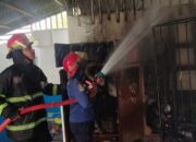 2 Kebakaran di Padang, Salah Satunya Nyaris Hanguskan Musala