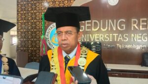 Rektor UNP, Prof Ganefri. (Foto: Dok. Radarsumbar.com/Muhammad Aidil)