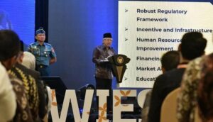Wakil Presiden (Wapres) RI Ma'ruf Amin memberikan paparan pada kegiatan WIES di Padang, Jumat, (8/9/2023). (Foto: Dok. ANTARA/HO-Setwapres)