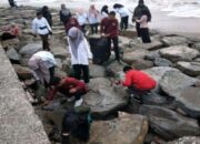 Pemko Pariaman Aktifkan kembali “Gerakan Satu Jam Menyapu”, Aksi Bersih Objek Wisata