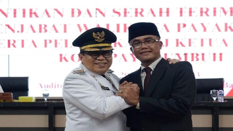 Pj Wako Payakumbuh Jasman bersama Sekda Payakumbuh Rida Ananda. Antara/HO-Pemkot Payakumbuh