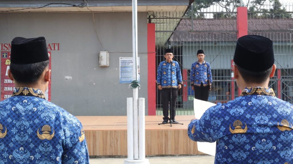 Kabapas Bukittinggi Novri Abbas menjadi pembina upacara Hari Sumpah Pemuda. (dok. istimewa)