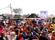Andre Rosiade Berbagi Ratusan Sembako di Ulak Karang Selatan, Padang