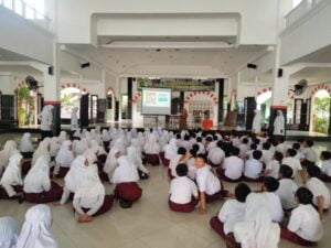 Bimbingan psikologis terhadap pelajar SD Baiturrahmah Padang. (Foto: Dok. Istimewa)
