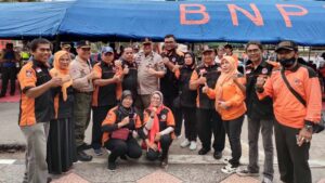 Personel KPB Padang bersama Sekdako Padang saat peringatan gempa beberapa waktu lalu. (dok. istimewa)