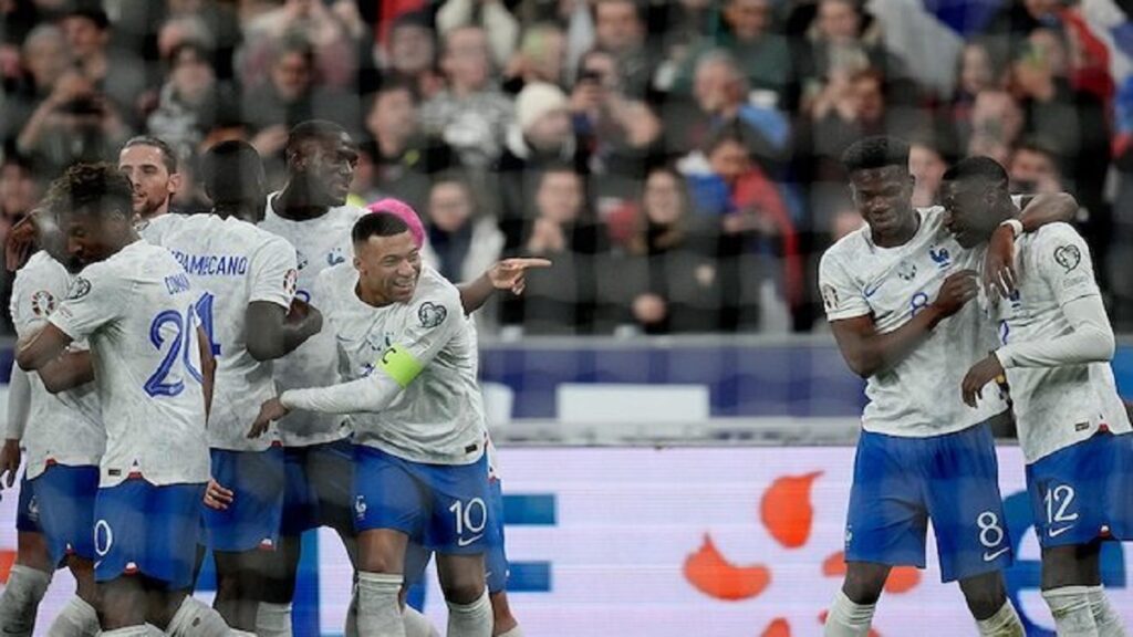 Selebrasi pemain Prancis dalam laga melawan Belanda di kualifikasi Piala Eropa (Euro) 2024. (dok. istimewa)