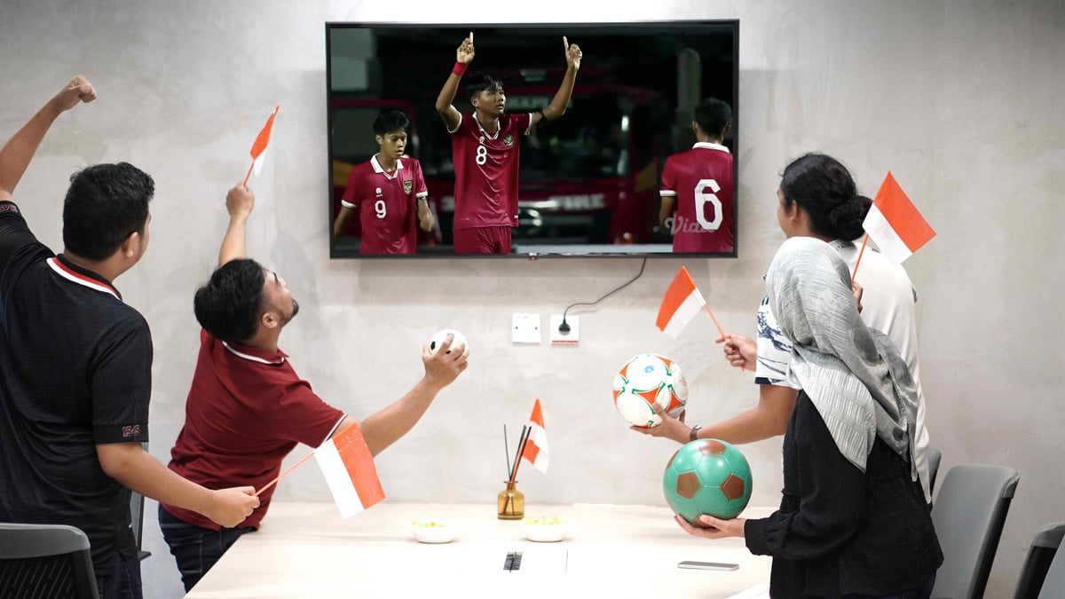 Nonton FIFA U-17 World Cup Indonesia 2023™️ dengan Bonus Kuota Nonton 1 GB dengan Telkomsel, perusahaan telekomunikasi digital satu-satunya yang menyediakan paket bundling siaran Piala Dunia U-17. (dok. Telkomsel)