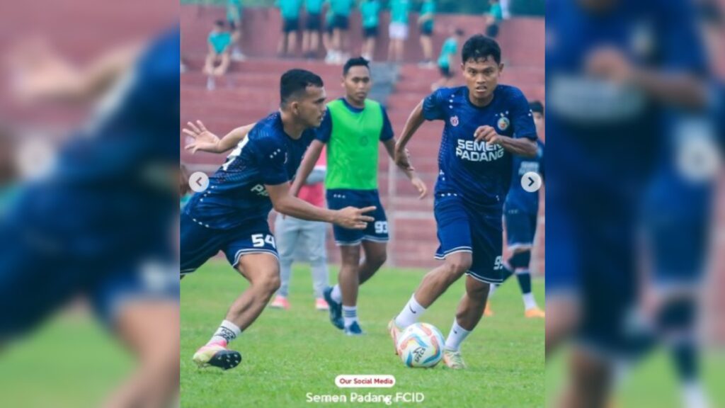 Fandi Eko Utomo sudah menjalani latihan bersama skuat Semen Padang FC pada Rabu (22/11/2023) sore di GHAS usai cedera hamstring beberapa waktu lalu. (dok. IG semenpadangfcid)