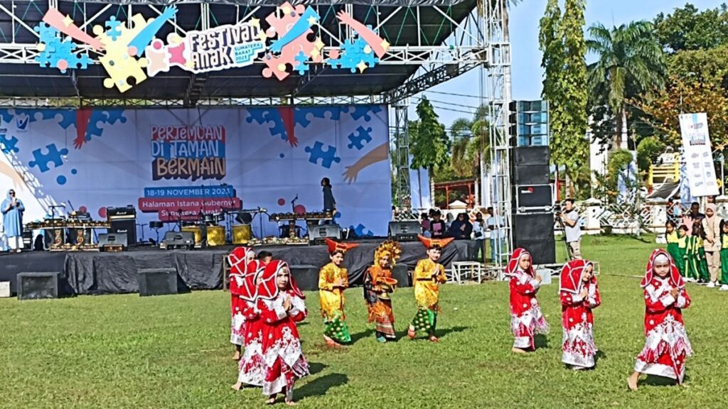 Festival Anak Sumbar yang digelar di Istana Gubernur Sumbar, Jalan Sudirman. (dok. istimewa)