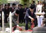 Presiden Jokowi Pimpin Upacara Peringatan Hari Pahlawan di TMP Kalibata