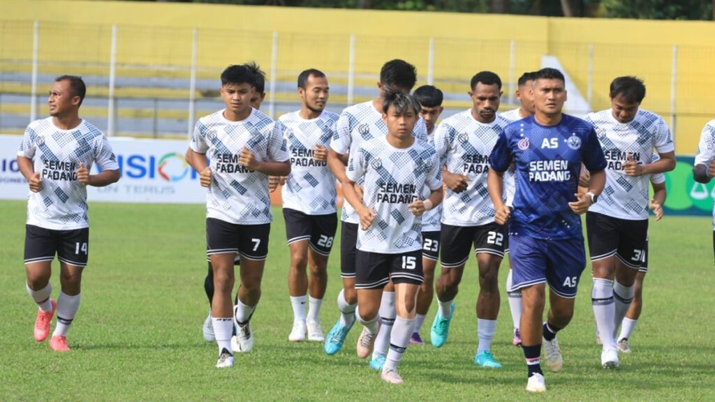 Ofisial training Semen Padang FC jelang lawan PSDS. (dok. MO Semen Padang FC)