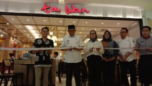 Pembukaan restoran khas Cina, Ta Wan di Kota Padang. (Foto: Dok. Radarsumbar.com)