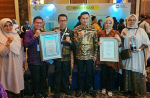 Pemko Padang menerima dua penghargaan kota sehat dari Kementerian Kesehatan (Kemenkes). (Foto: Dok. Prokopim)