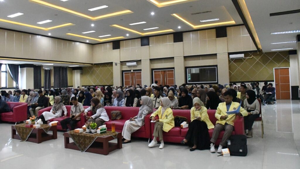 Peserta kuliah umum Semen Padang tentang kearsipan di UNP. (dok. Humas)