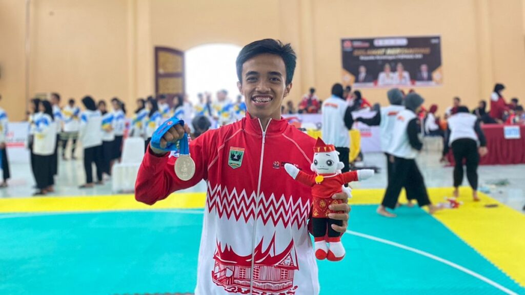 M. Iqbal, pesilat binaan Semen Padang wakili Sumbar di PON XXI. (dok. istimewa)