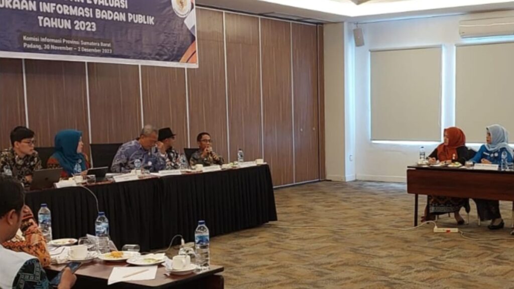 DPRD Sumbar presentasi keterbukaan informasi publik. (dok. istimewa)