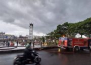 Erupsi Marapi Akibatkan Hujan Abu, Pemko Bukittinggi Minta Warga Pakai Masker