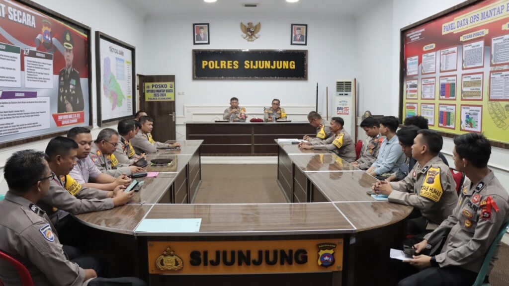 Kabid Humas Polda Sumbar kunjungi Polres Sijunjung. (dok. istimewa)