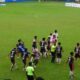 Keributan di laga PSP kontra Kompak FC pada semifinal Liga 3 Sumbar. (dok. istimewa)
