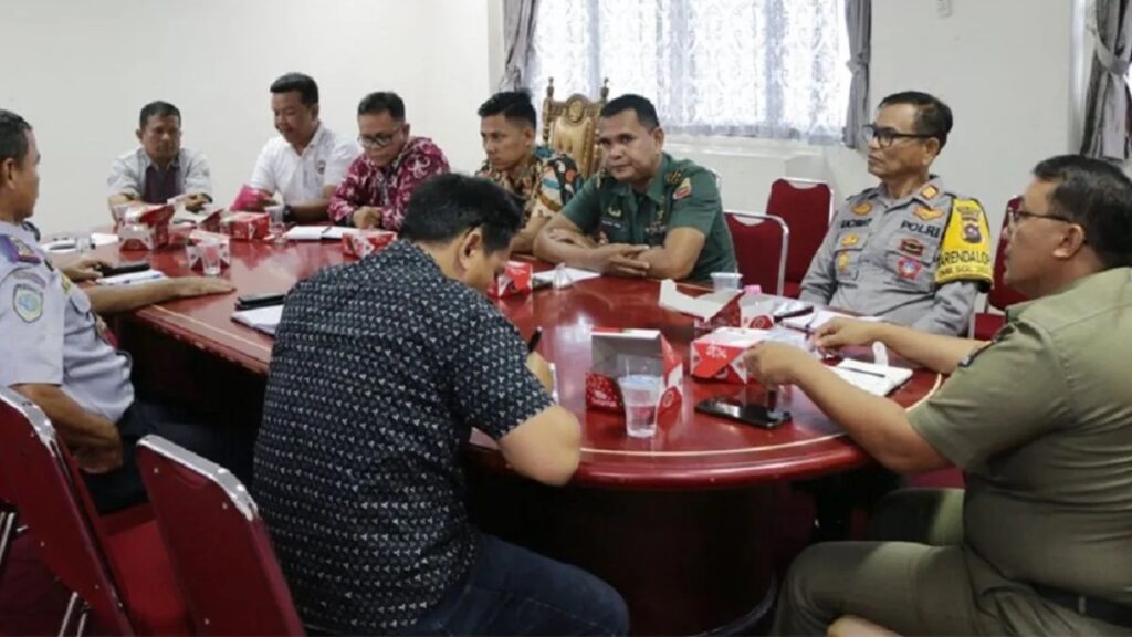 Rapat koordinasi pembentukan posko pengamanan Nataru di Kota Pariaman, Sumbar. (Antara/HO-Diskominfo Pariaman)