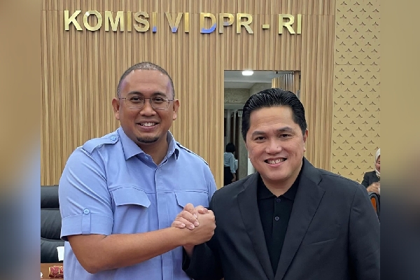 Anggota Komisi VI DPR RI dari Fraksi Partai Gerindra asal Sumbar, H Andre Rosiade (kiri) dan Menteri BUMN, Erick Thohir. (Foto: Dok. Tim AR)