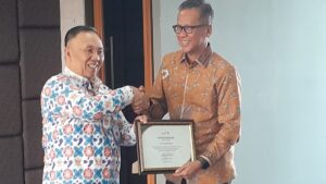 Semen Padang raih penghargaan dari BKKBN dalam penanganan stunting. (dok. istimewa)