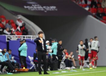 Shin Tae-yong saat mendampingi Timnas pada laga perdana Piala Asia 2023 melawan Irak. (dok. PSSI)