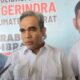 Sekjen DPP Partai Gerindra, Ahmad Muzani (tengah) didampingi Ketua DPD Gerindra Sumbar, H Andre Rosiade dan Sekretaris DPD Gerindra Sumbar, EVi Yandri Rajo Budiman memberikan tanggapan kepada awak media usai rapat konsolidasi kepada kader Partai Gerindra di Sumbar, Kamis (30/1/2024) siang. (Foto: Dok. Radarsumbar.com)
